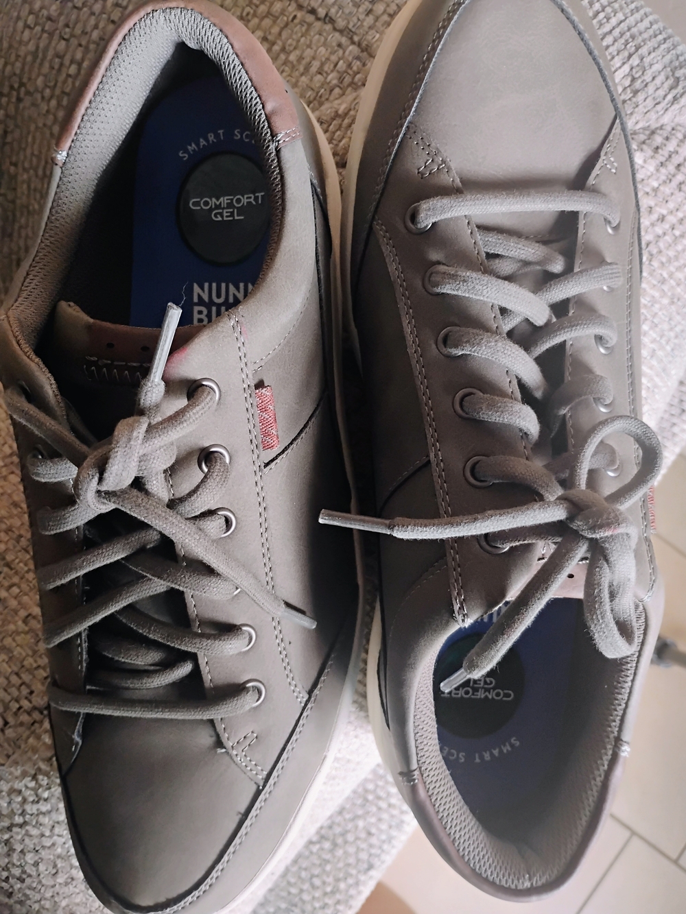 Nunn Bush Size 10 1/2 Men's Gray Casual Comfort Gel Sneakers NWOT